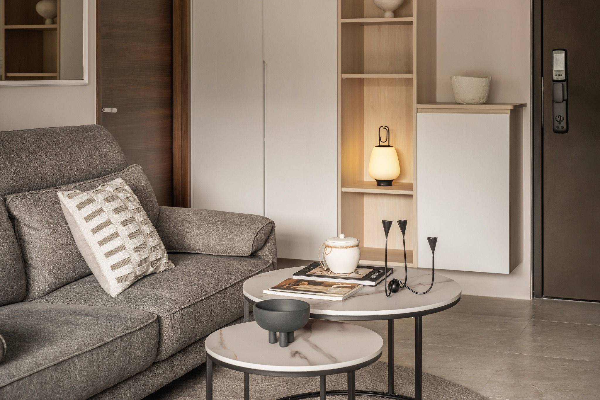 在光影的交錯之中，