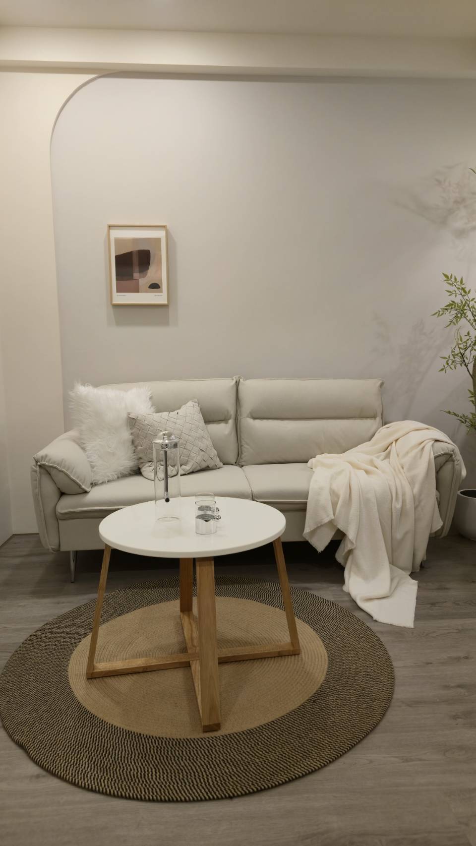 光與木、白與影